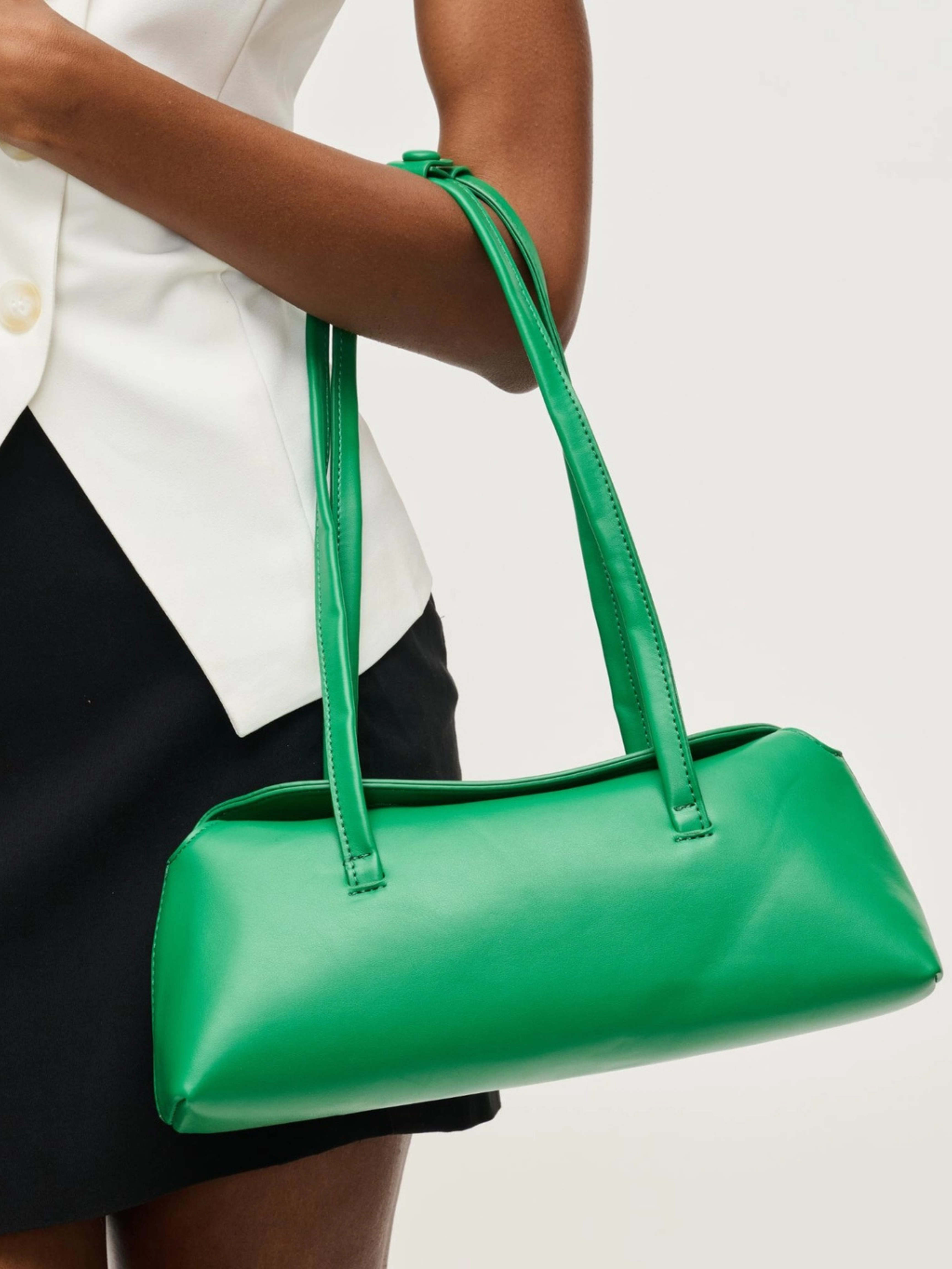 Vero Shoulder Bag in Green