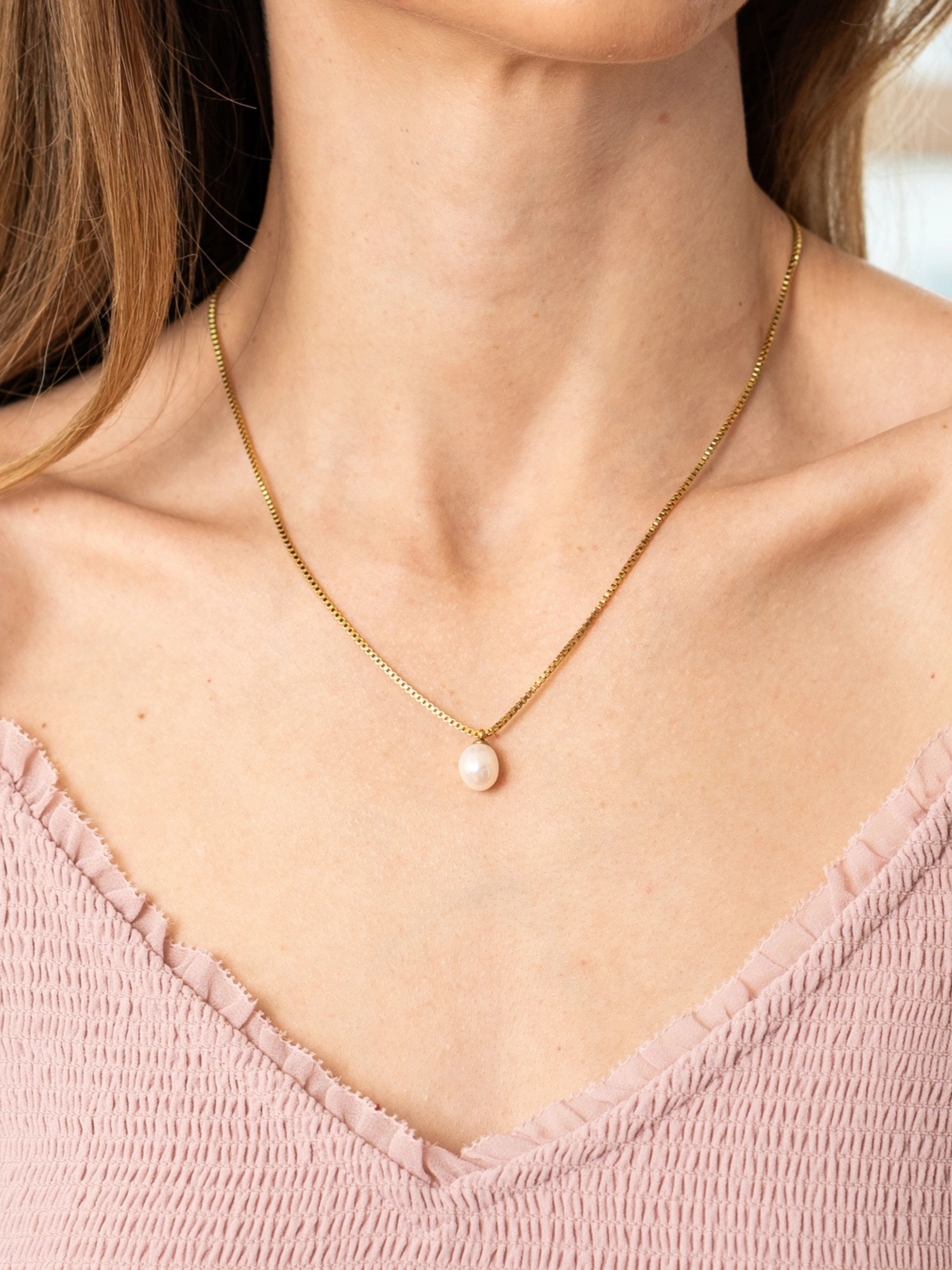 Gold Pearl Pendant Necklace