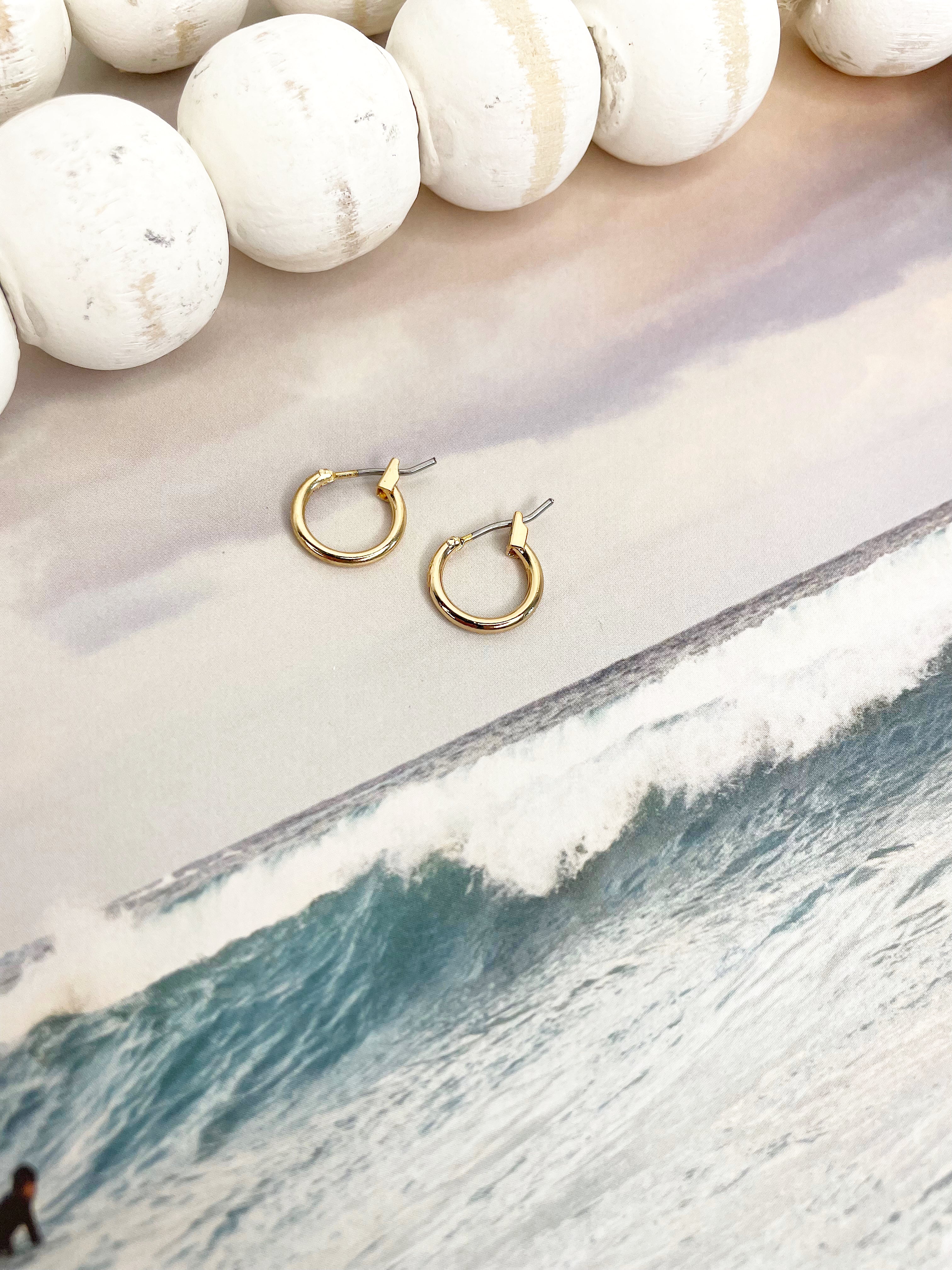 Gold Circle Huggie Hoop
